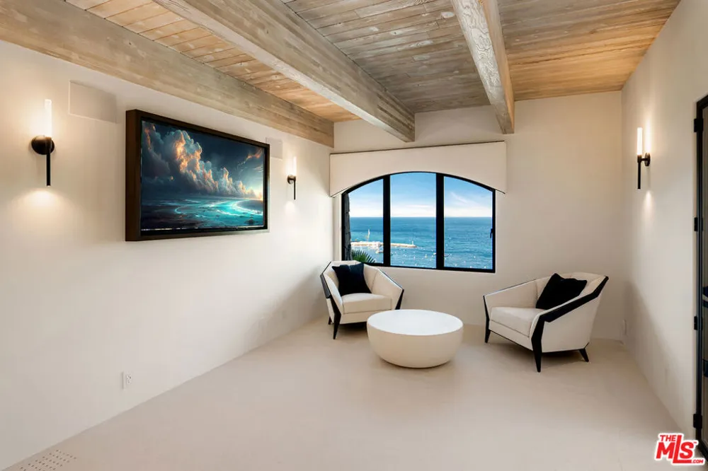 335 Wrigley Road Avalon, CA 90704