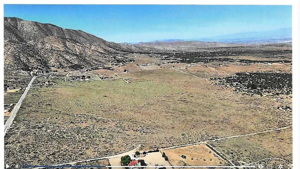 121 Juniper Hills Juniper Hills, CA 93543