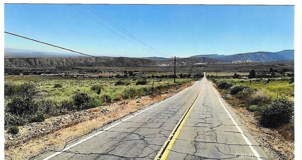 121 Juniper Hills Juniper Hills, CA 93543