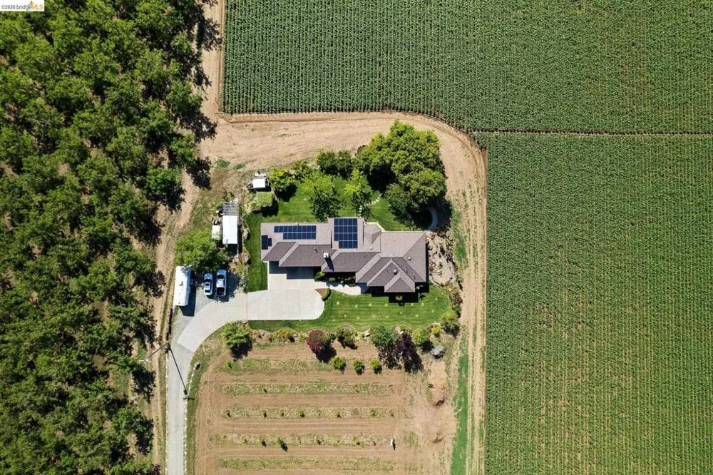 2445 Taylor Ln Byron, CA 94514