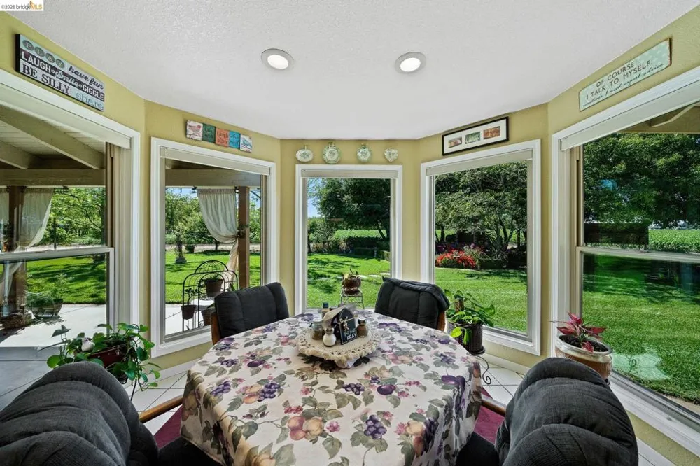2445 Taylor Ln Byron, CA 94514