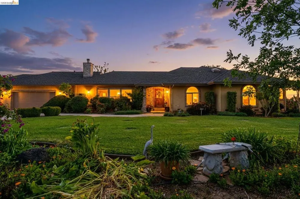 2445 Taylor Ln Byron, CA 94514