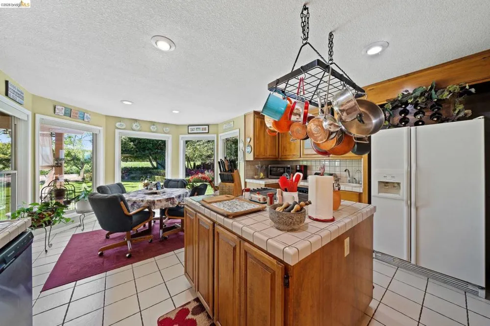 2445 Taylor Ln Byron, CA 94514