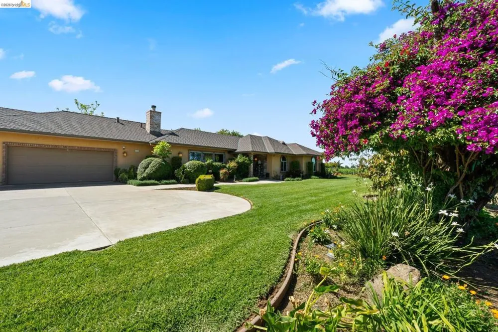 2445 Taylor Ln Byron, CA 94514