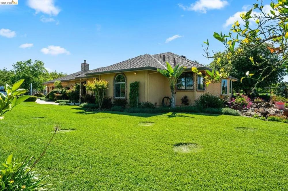 2445 Taylor Ln Byron, CA 94514