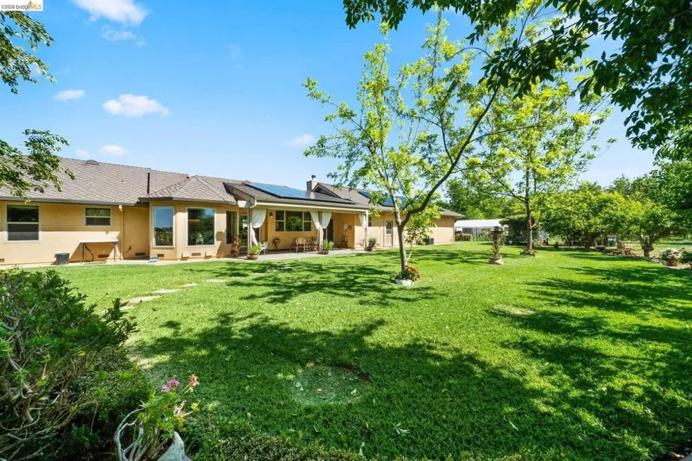 2445 Taylor Ln Byron, CA 94514