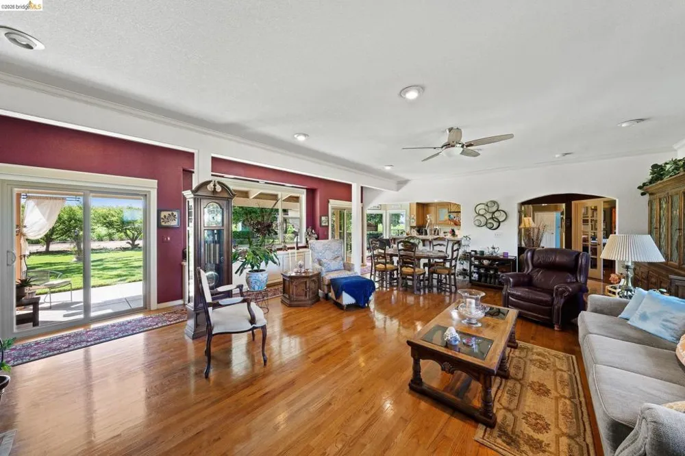2445 Taylor Ln Byron, CA 94514