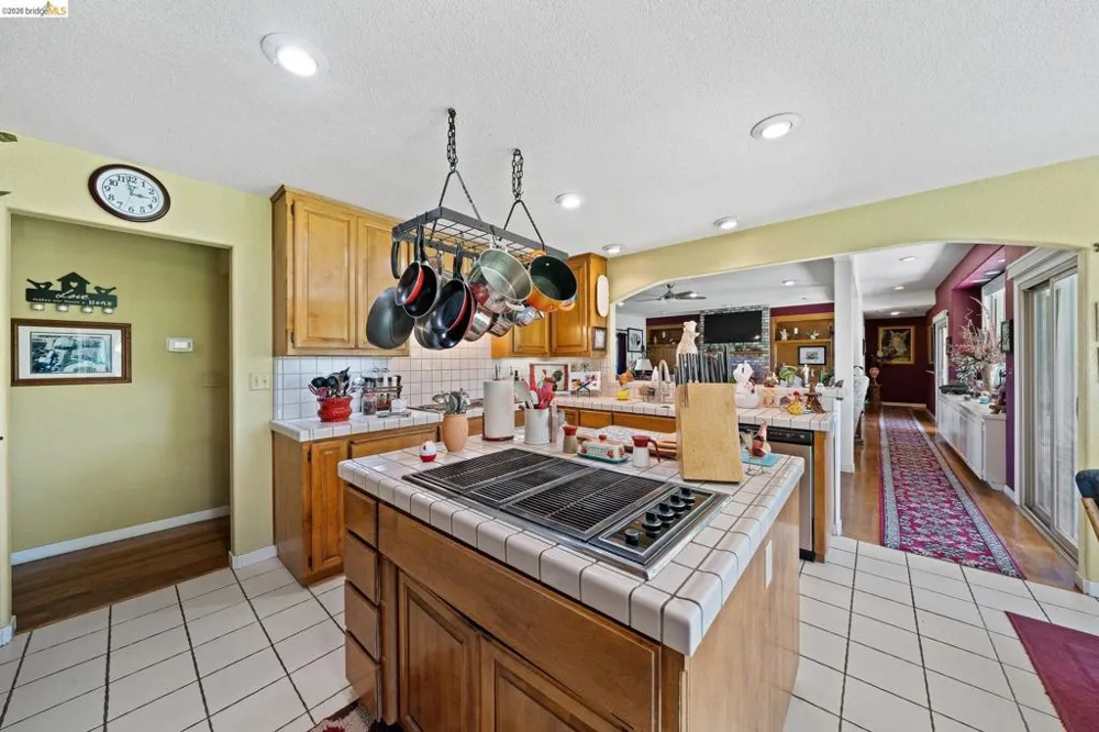 2445 Taylor Ln Byron, CA 94514