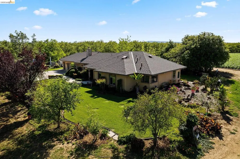 2445 Taylor Ln Byron, CA 94514
