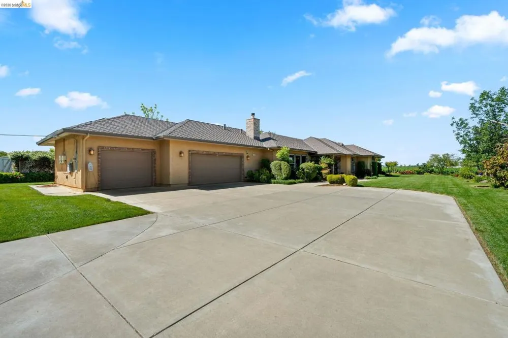 2445 Taylor Ln Byron, CA 94514