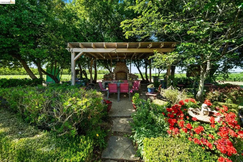 2445 Taylor Ln Byron, CA 94514