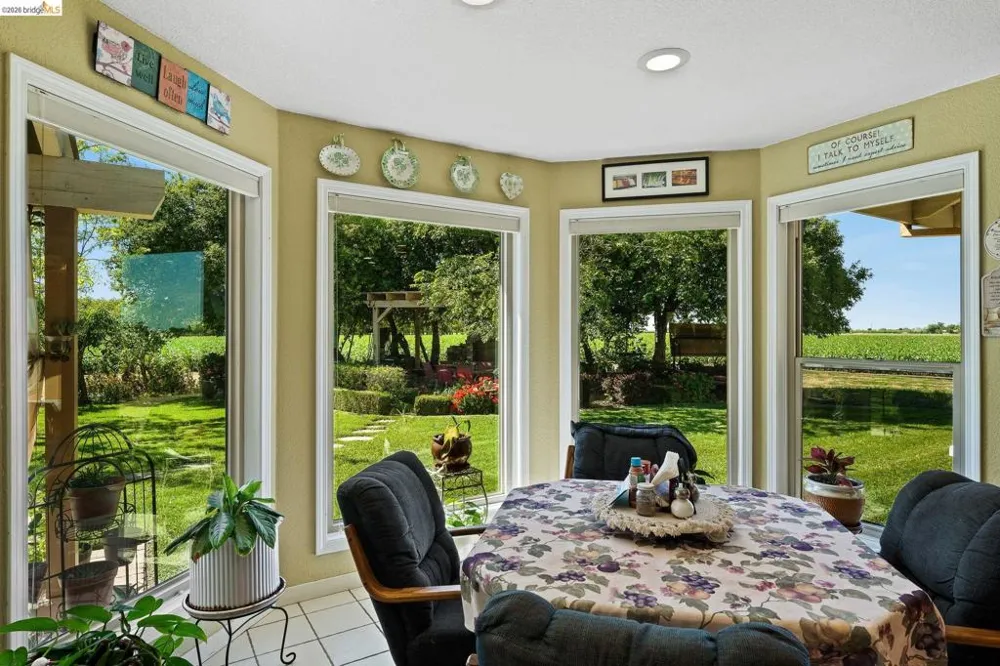 2445 Taylor Ln Byron, CA 94514