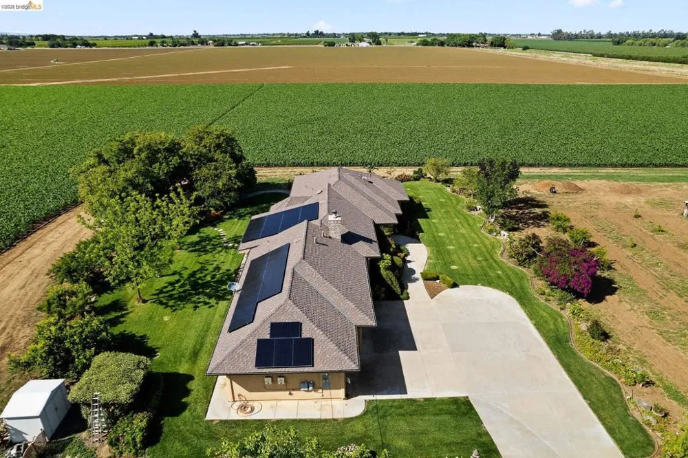 2445 Taylor Ln Byron, CA 94514