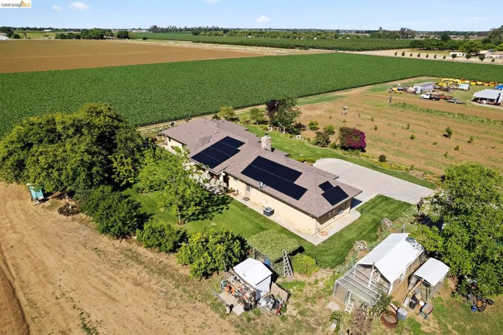 2445 Taylor Ln Byron, CA 94514