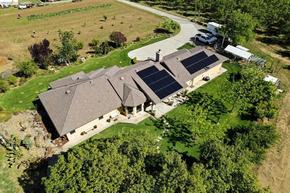 2445 Taylor Ln Byron, CA 94514