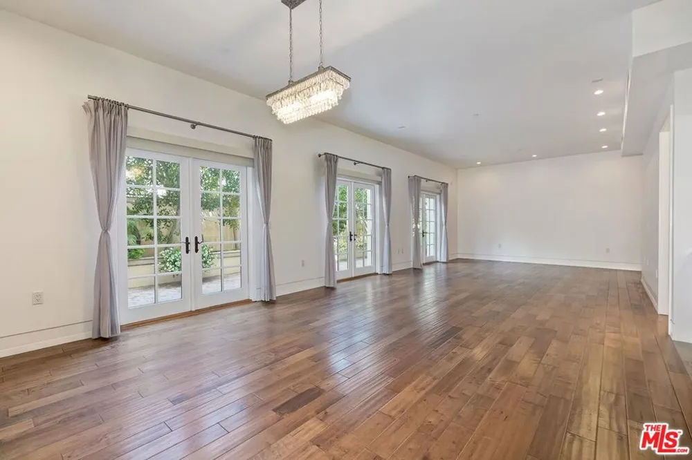 225 S Hamilton Drive #106 Beverly Hills, CA 90211