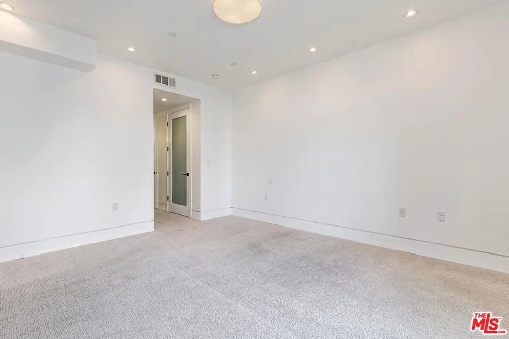 225 S Hamilton Drive #106 Beverly Hills, CA 90211