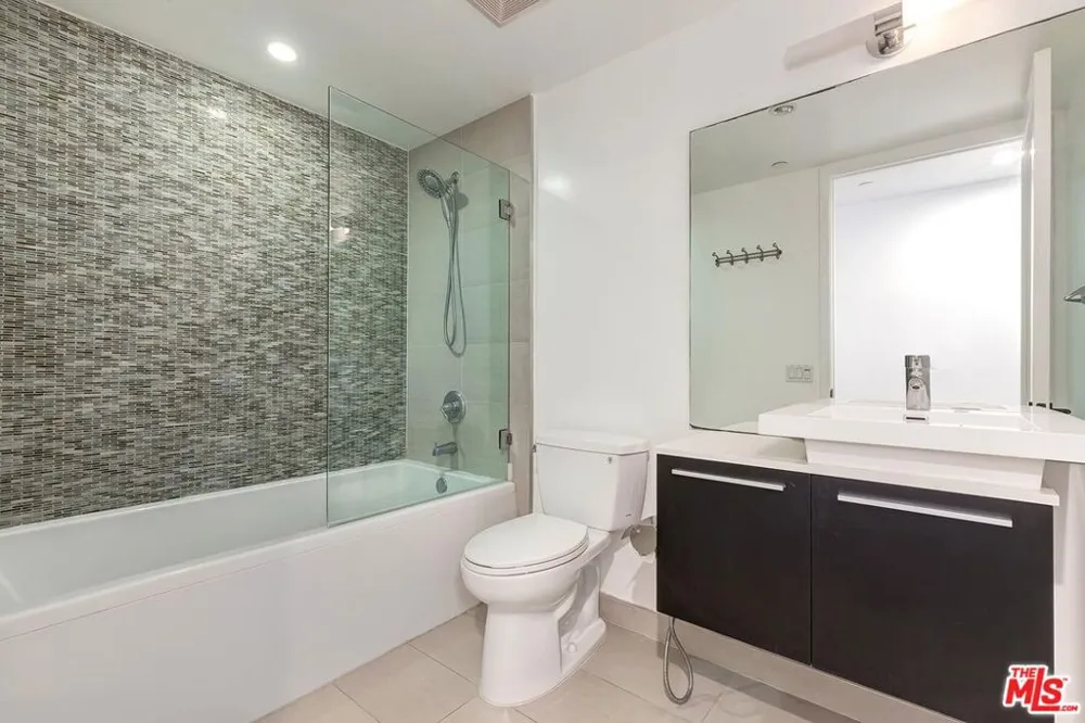 225 S Hamilton Drive #106 Beverly Hills, CA 90211