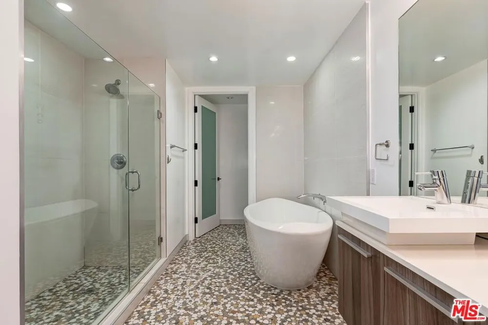 225 S Hamilton Drive #106 Beverly Hills, CA 90211
