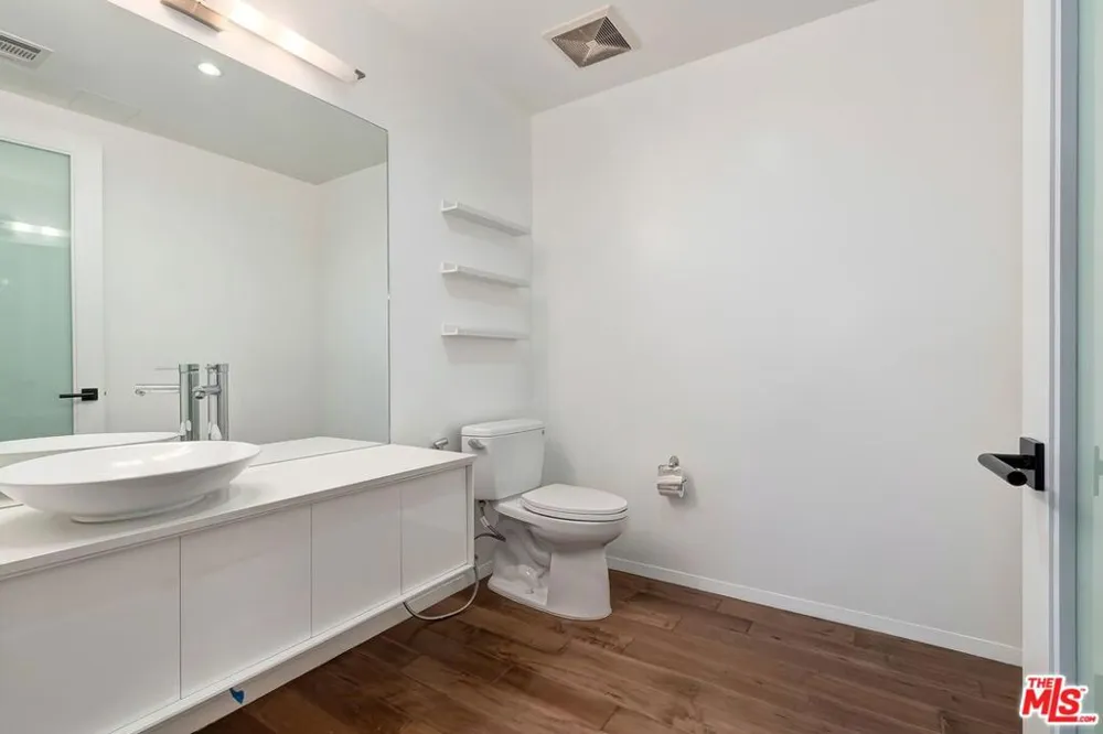 225 S Hamilton Drive #106 Beverly Hills, CA 90211