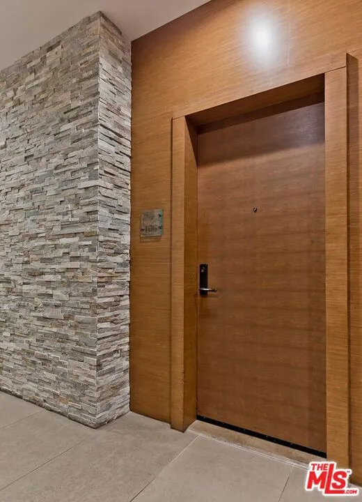225 S Hamilton Drive #106 Beverly Hills, CA 90211