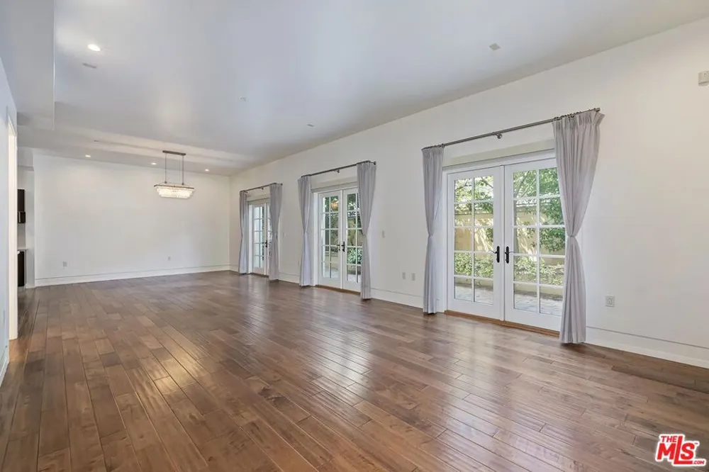 225 S Hamilton Drive #106 Beverly Hills, CA 90211