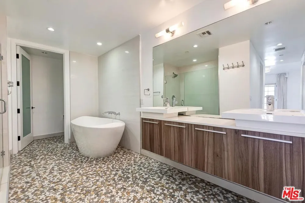 225 S Hamilton Drive #106 Beverly Hills, CA 90211
