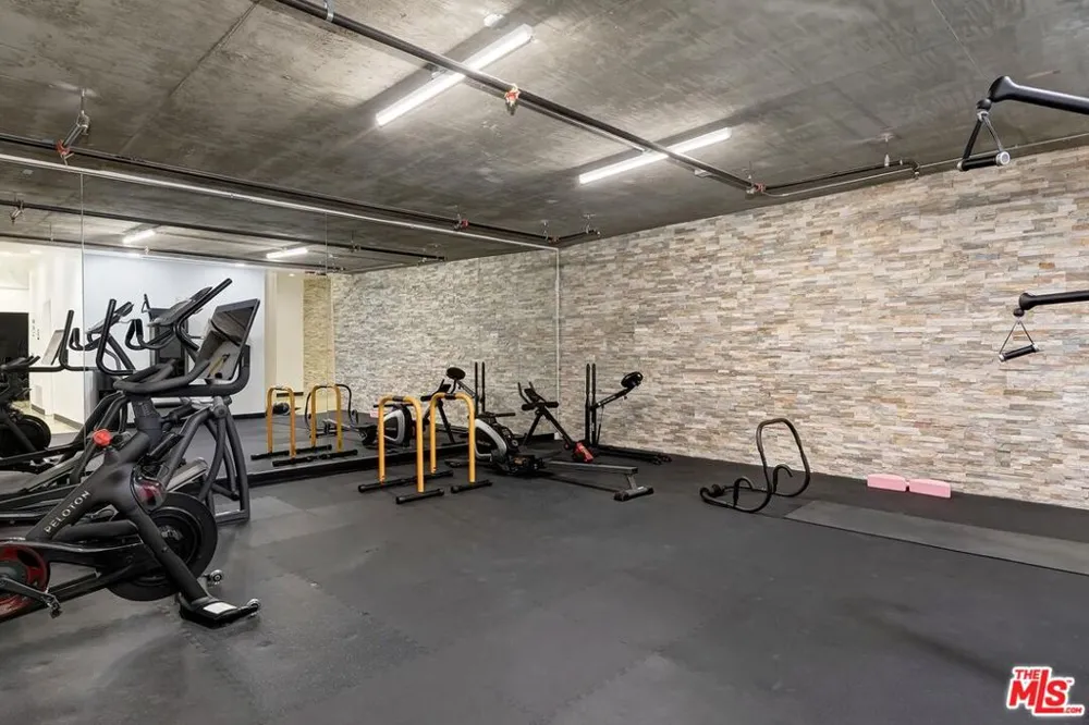 225 S Hamilton Drive #106 Beverly Hills, CA 90211