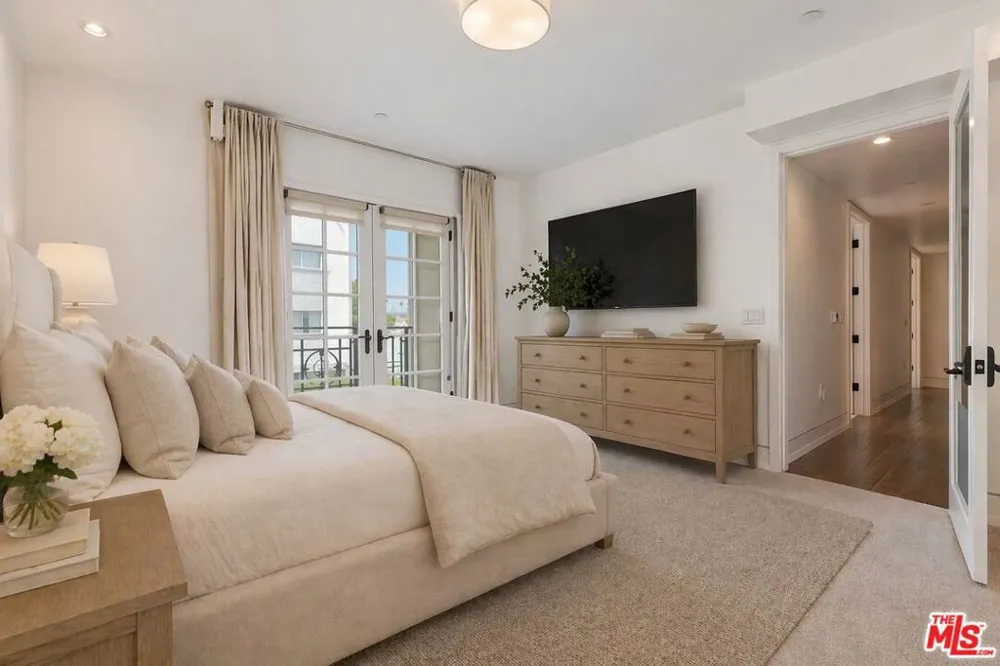 225 S Hamilton Drive #106 Beverly Hills, CA 90211