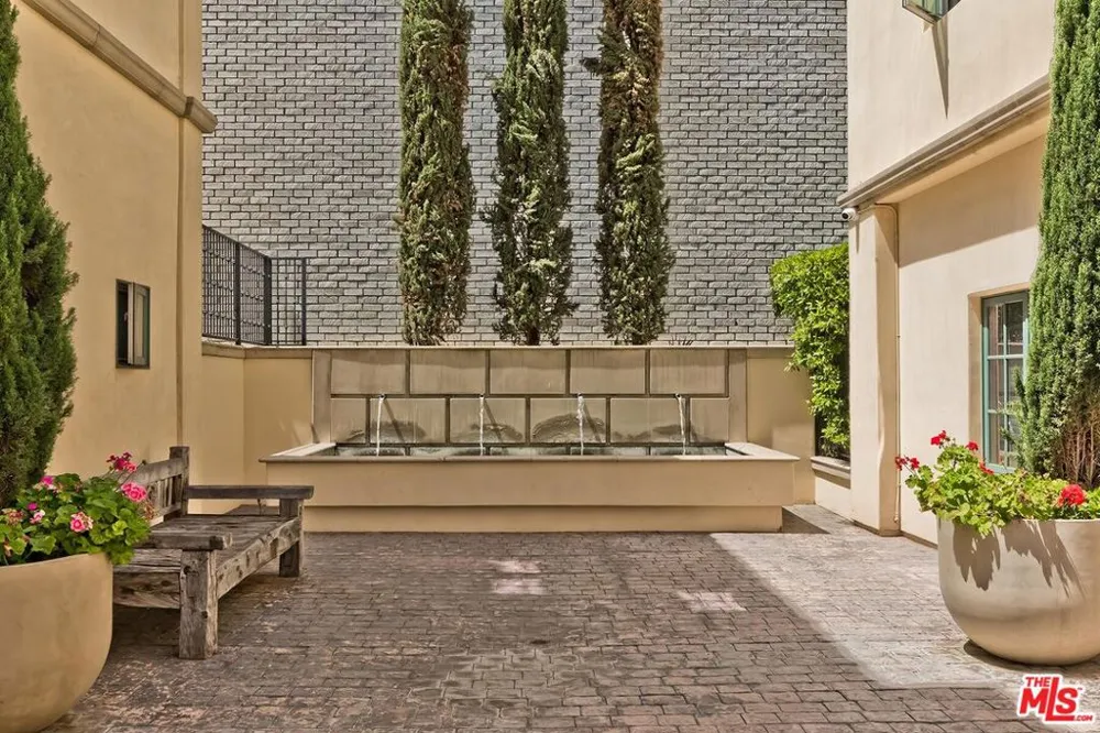 225 S Hamilton Drive #106 Beverly Hills, CA 90211