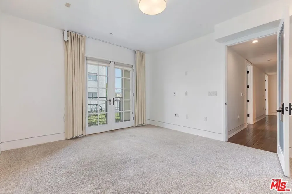 225 S Hamilton Drive #106 Beverly Hills, CA 90211