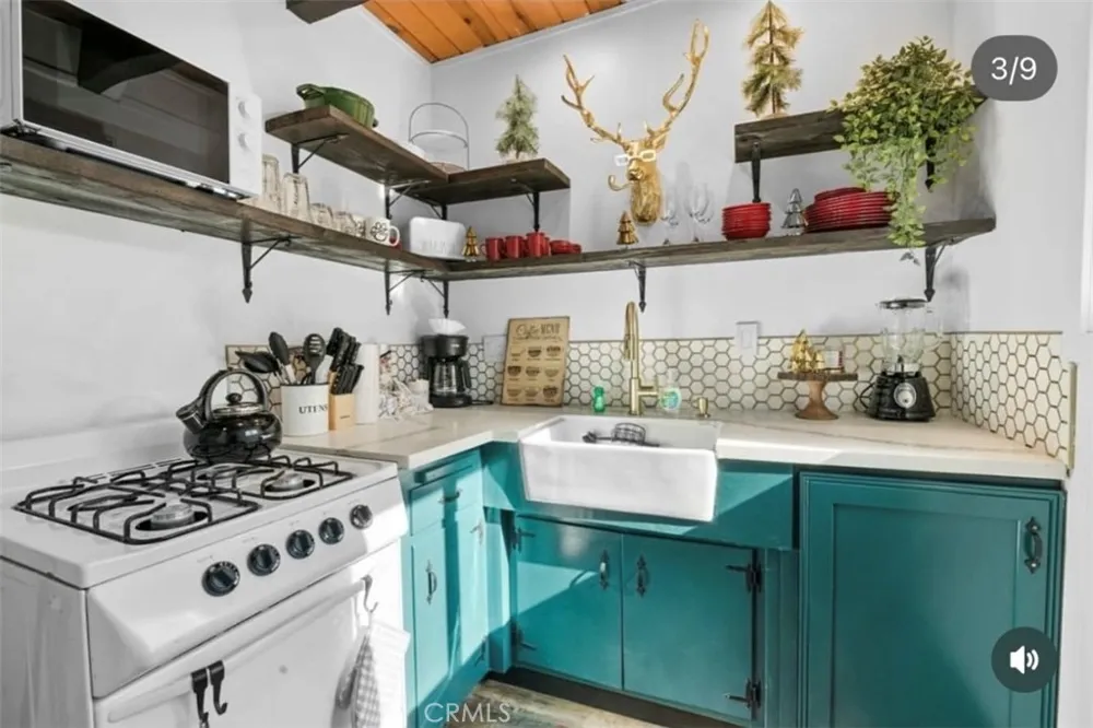 187 Los Angeles Ave Sugarloaf, CA 92386