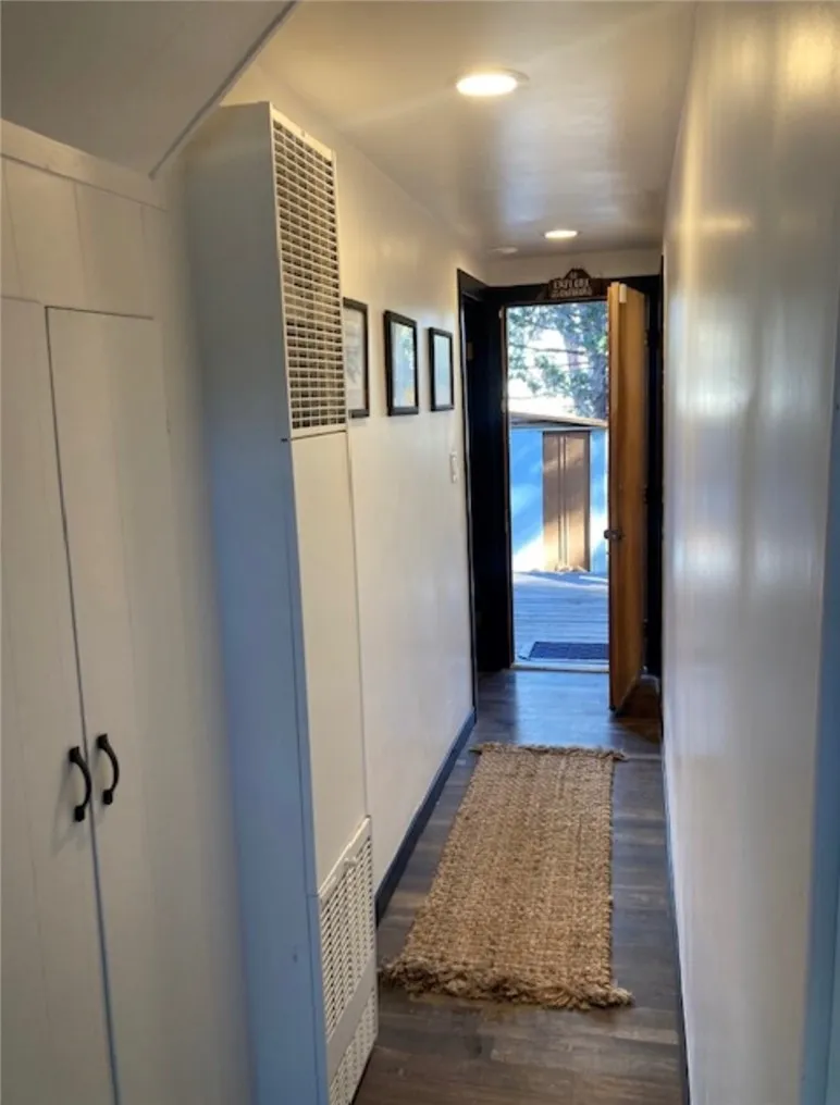 187 Los Angeles Ave Sugarloaf, CA 92386