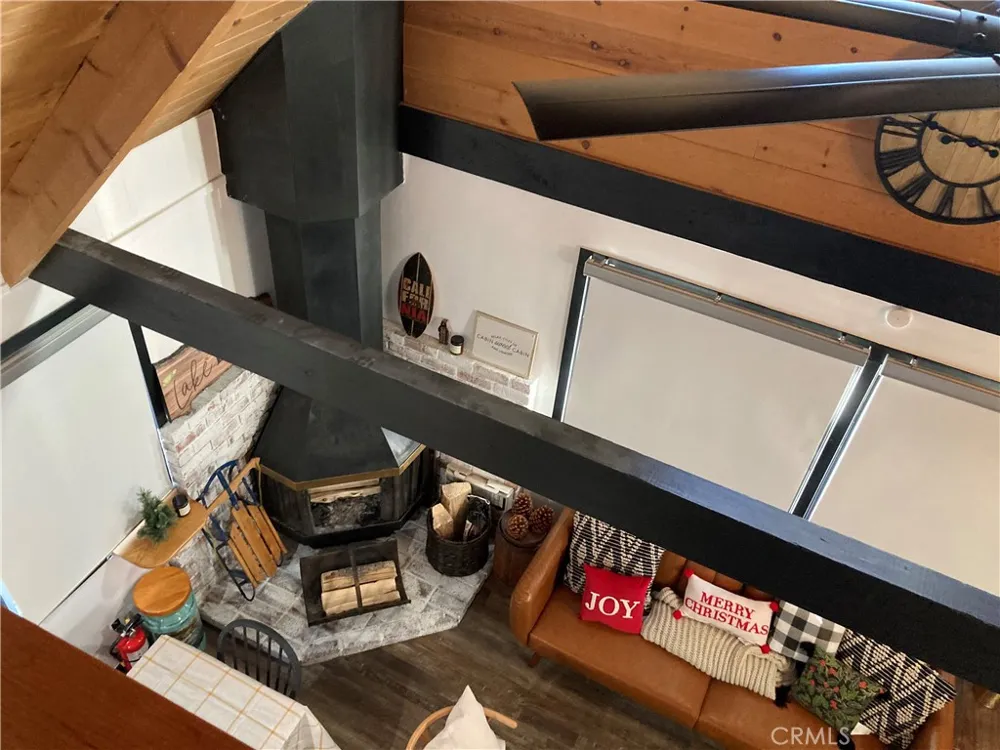 187 Los Angeles Ave Sugarloaf, CA 92386