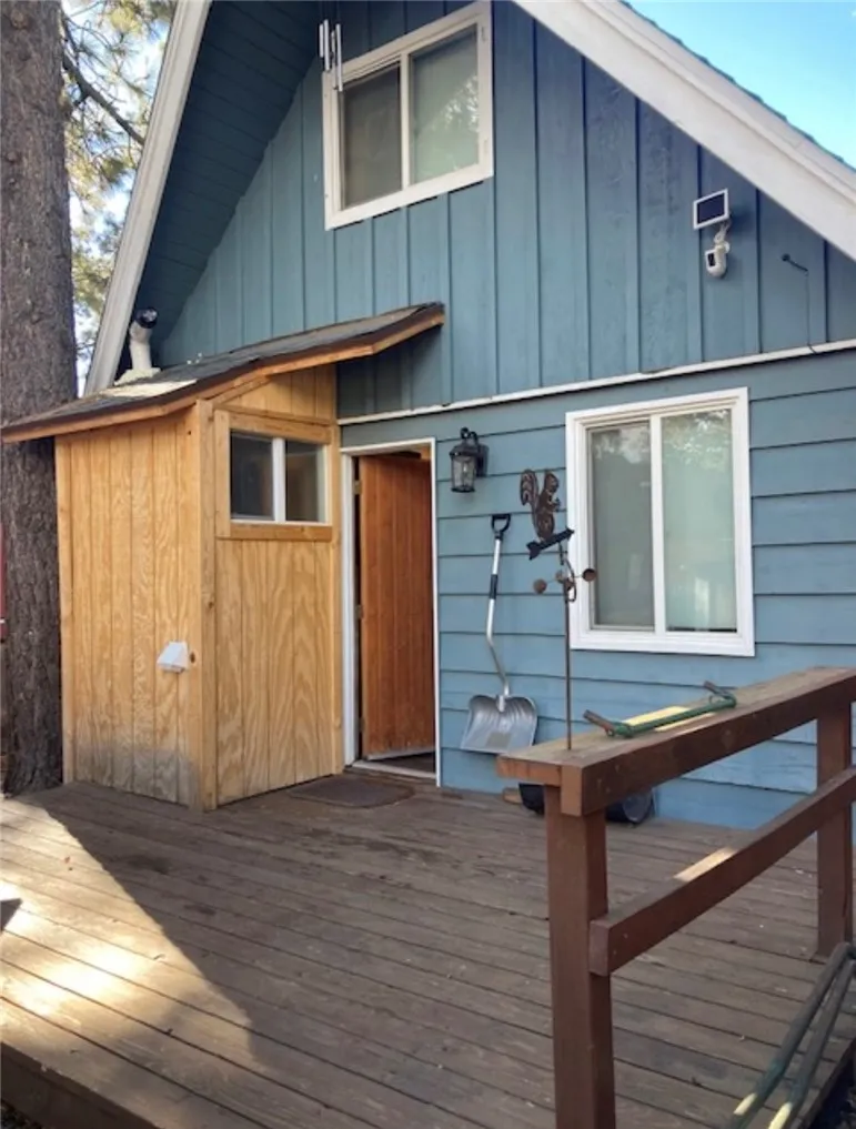 187 Los Angeles Ave Sugarloaf, CA 92386