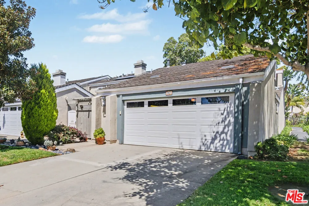19525 Starfish Lane Huntington Beach, CA 92648