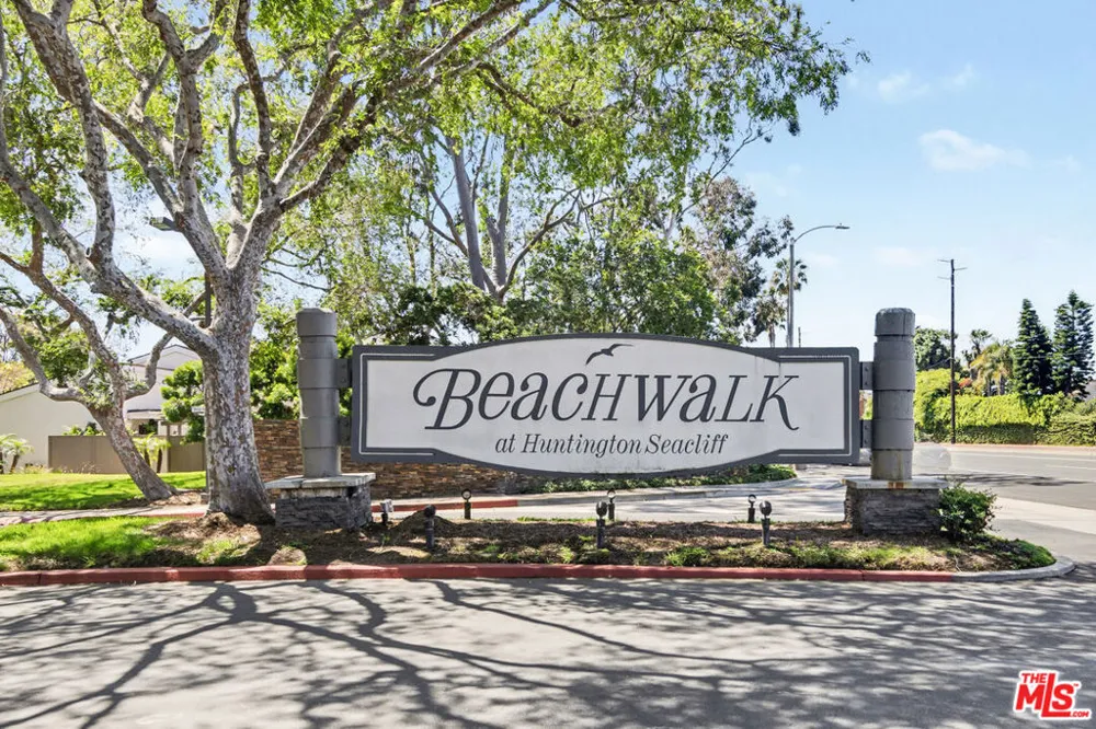 19525 Starfish Lane Huntington Beach, CA 92648