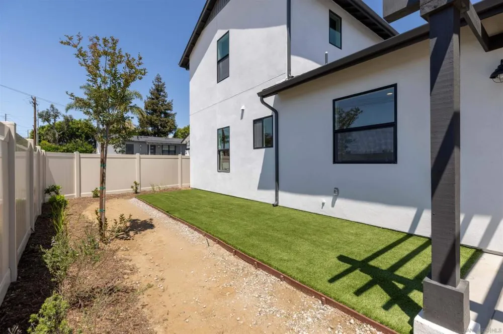 702 Passion Court Vista, CA 92083
