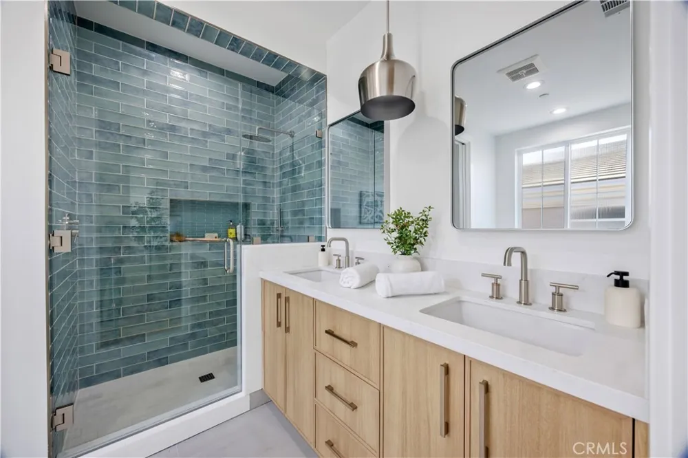 2420 Ives Lane #B Redondo Beach, CA 90278