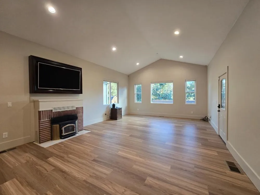 17329 Mcguffie Road Salinas, CA 93907