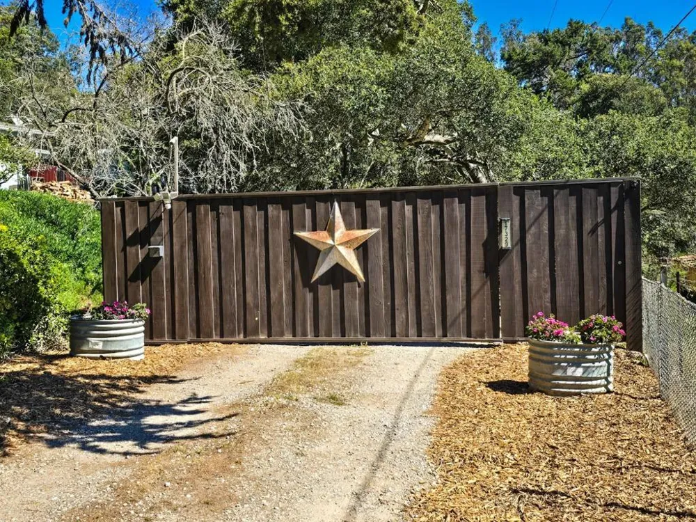 17329 Mcguffie Road Salinas, CA 93907
