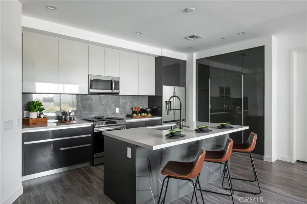 118 Astronaut Ellison S Onizuka Street #206 Los Angeles, CA 90012