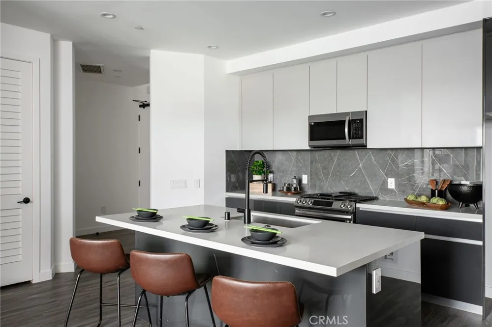 118 Astronaut Ellison S Onizuka Street #206 Los Angeles, CA 90012