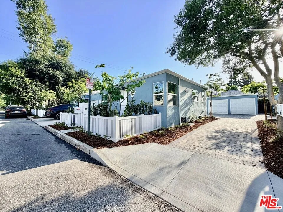 501 S Gaylord Drive Burbank, CA 91505