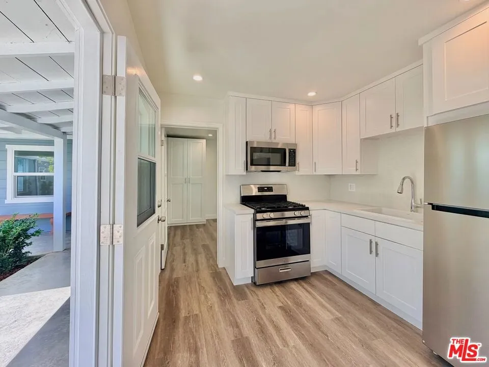 501 S Gaylord Drive Burbank, CA 91505