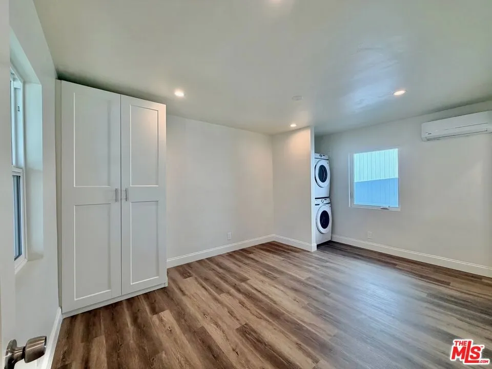 501 S Gaylord Drive Burbank, CA 91505