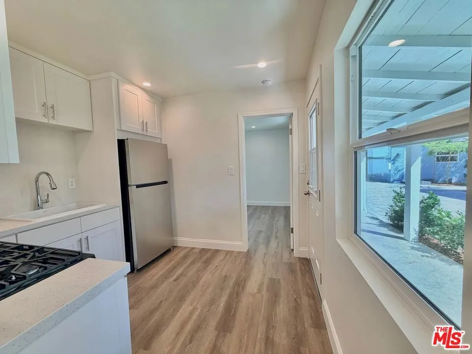 501 S Gaylord Drive Burbank, CA 91505