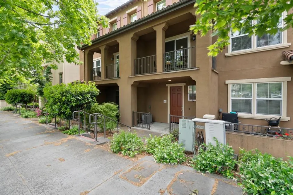 691 Capitol Avenue #4