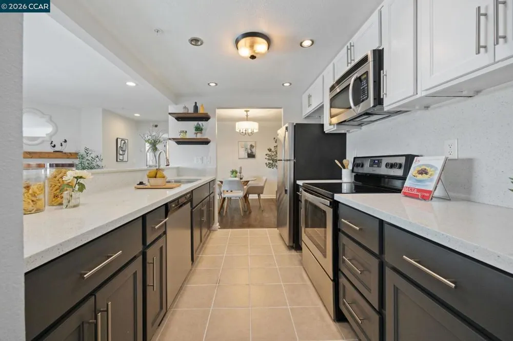417 Evelyn Avenue #302 Albany, CA 94706