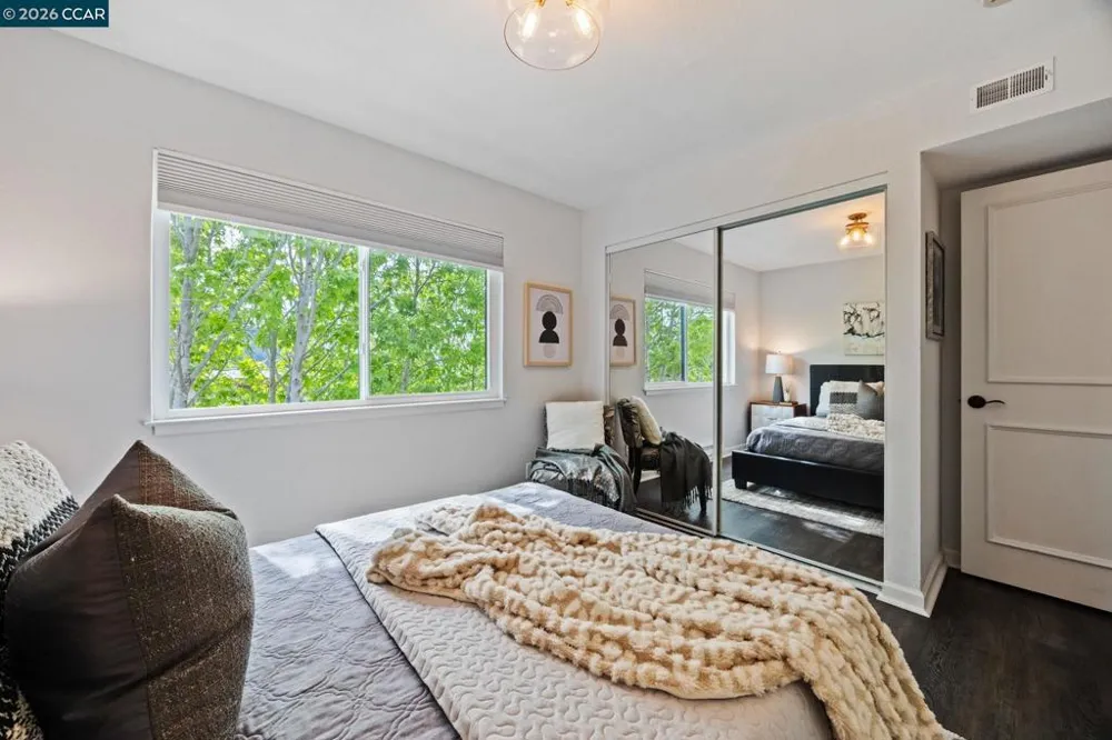 417 Evelyn Avenue #302 Albany, CA 94706